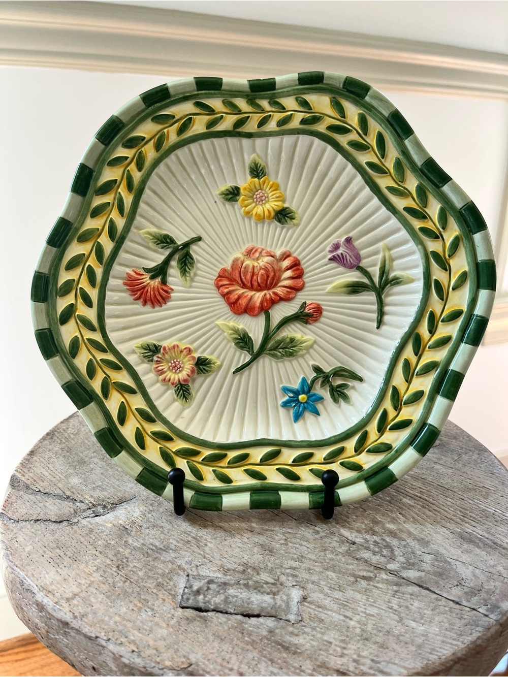 Fitz & Floyd Classics Raised Floral Plate 8.5”